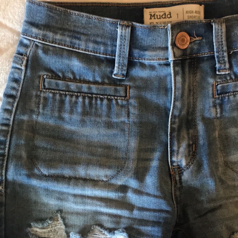 Mudd size 1 high rise Shorty shorts - Picture 3 of 4